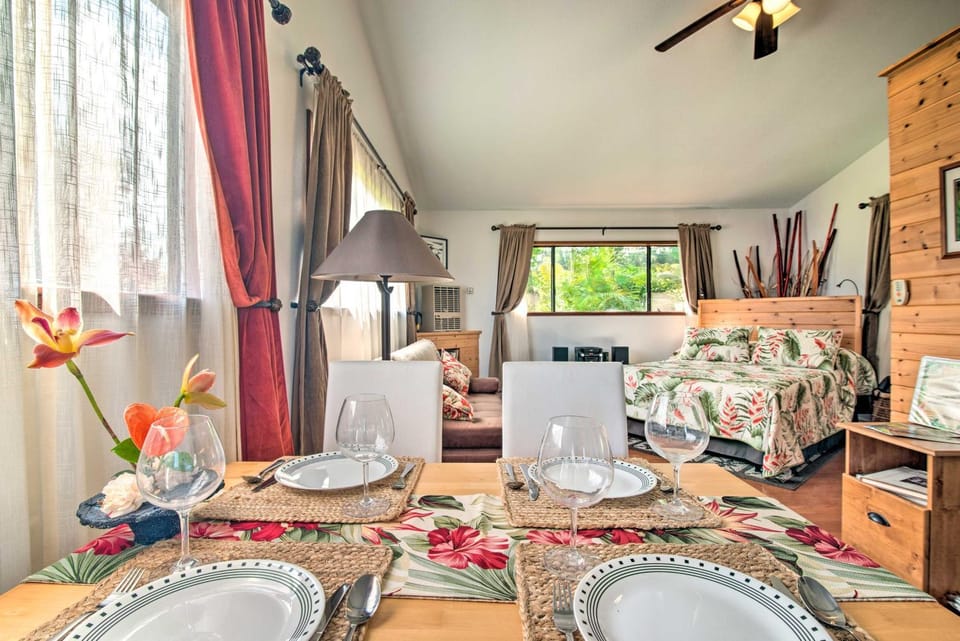 Fern Cottage Island Escape with Rainforest View! Apartment in Fern Forest