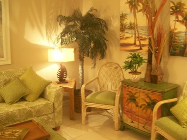 1 Mi to Shelter Cove: Hilton Head Resort Condo! House in Hilton Head Island