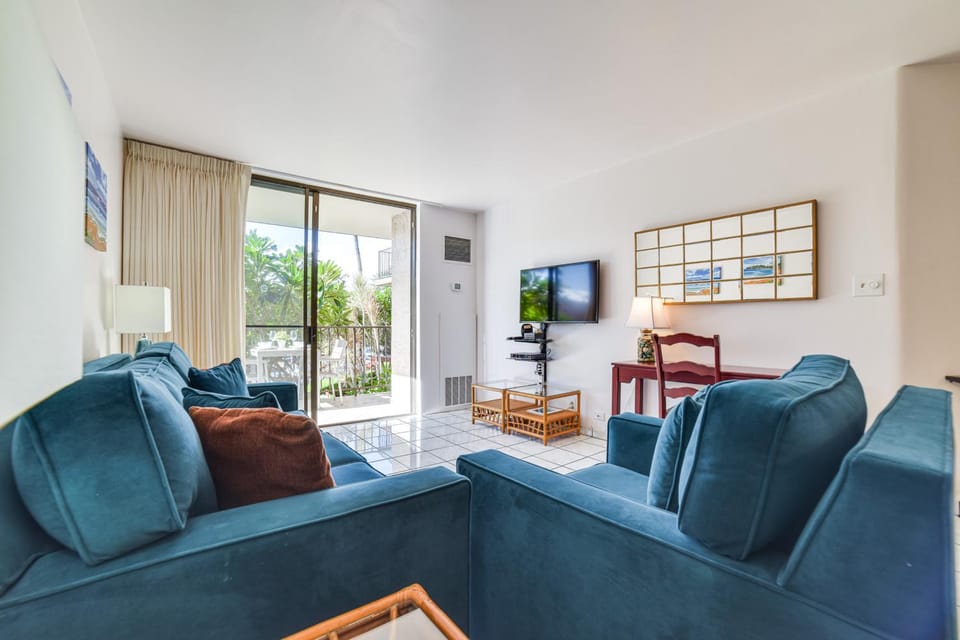 Kihei Haven at Village by the Sea, Steps to Beach! House in Kihei