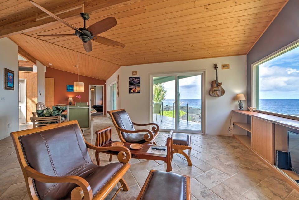 Direct Oceanfront, Big Island Home House in Hawaiian Paradise Park