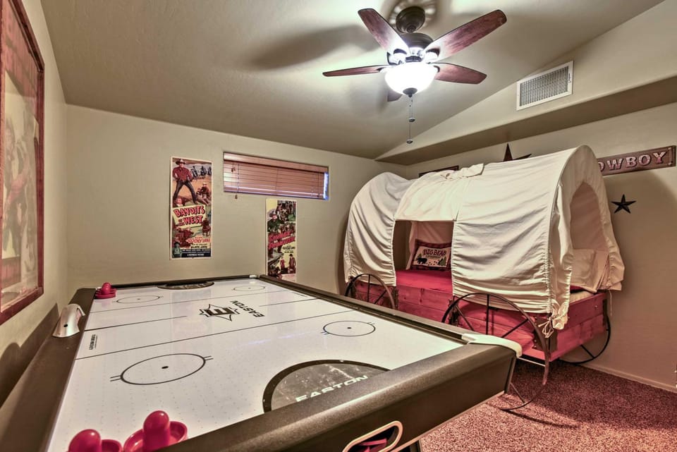 Mountain Cabin Retreat w/ Game Room, Patio & Views Cabin in Pinetop-Lakeside
