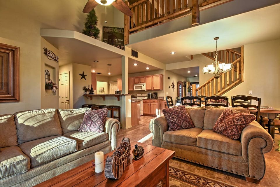 Mountain Cabin Retreat w/ Game Room, Patio & Views Cabin in Pinetop-Lakeside
