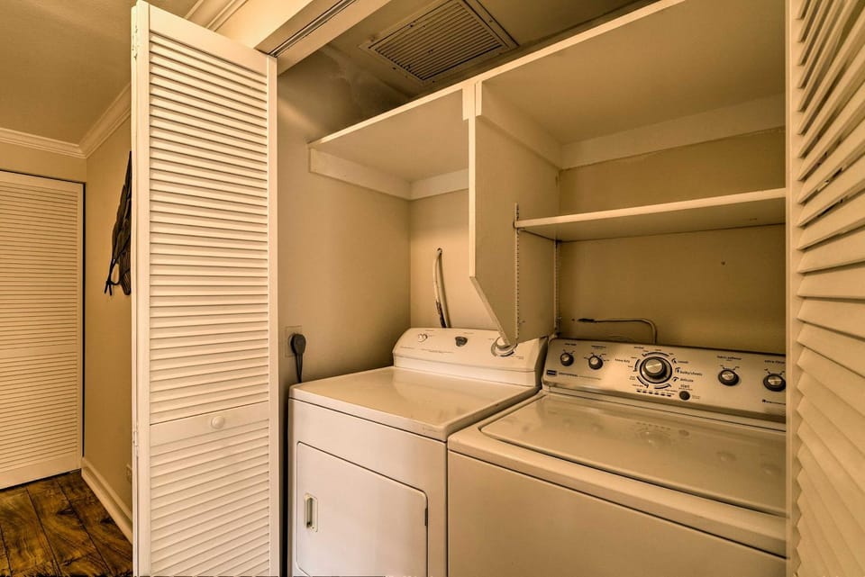 Downtown Air Conditioned Condo: Walk to Beaches House in Holualoa