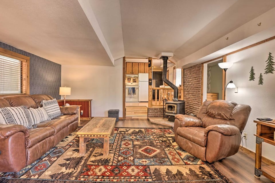Fireplace, Deck & Mtn Views: Grand Lake Home! House in Rocky Mountain National Park