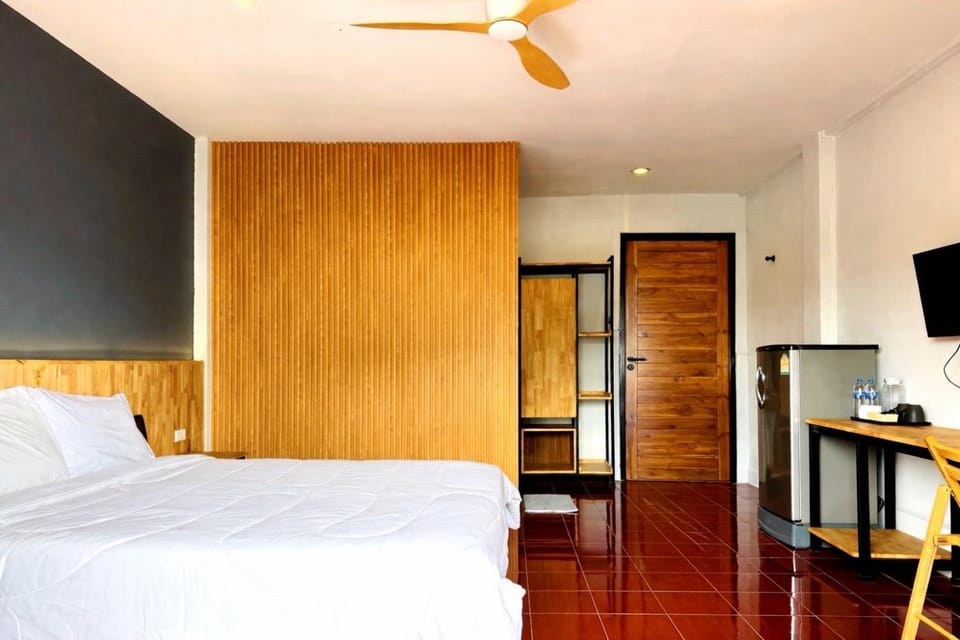 Bed, TV and multimedia, Photo of the whole room, Bedroom, wardrobe, air conditioner