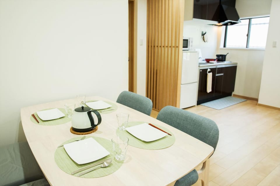 Dining area, kitchen