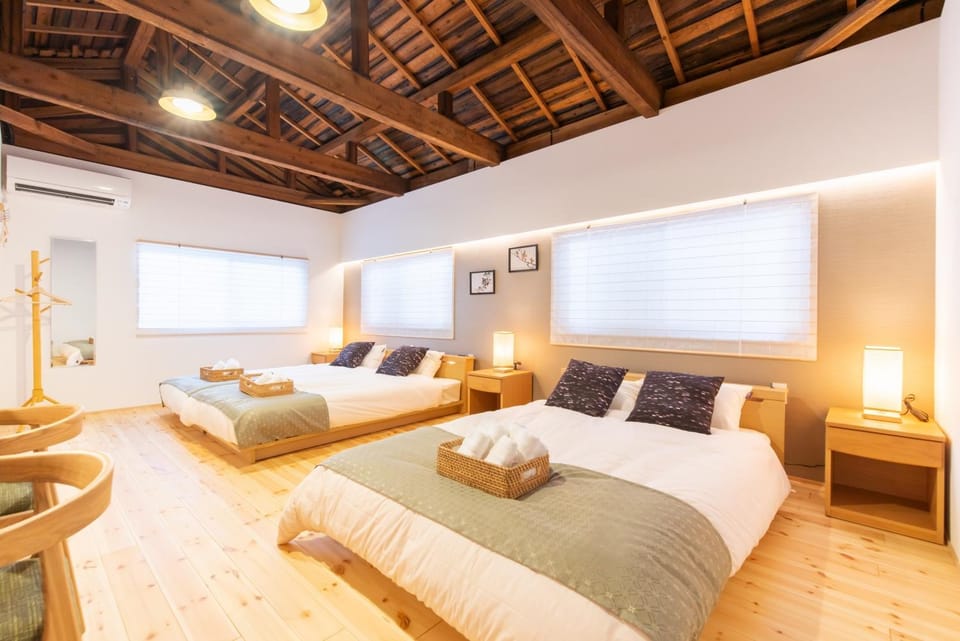 Bed, Day, Photo of the whole room, Bedroom
