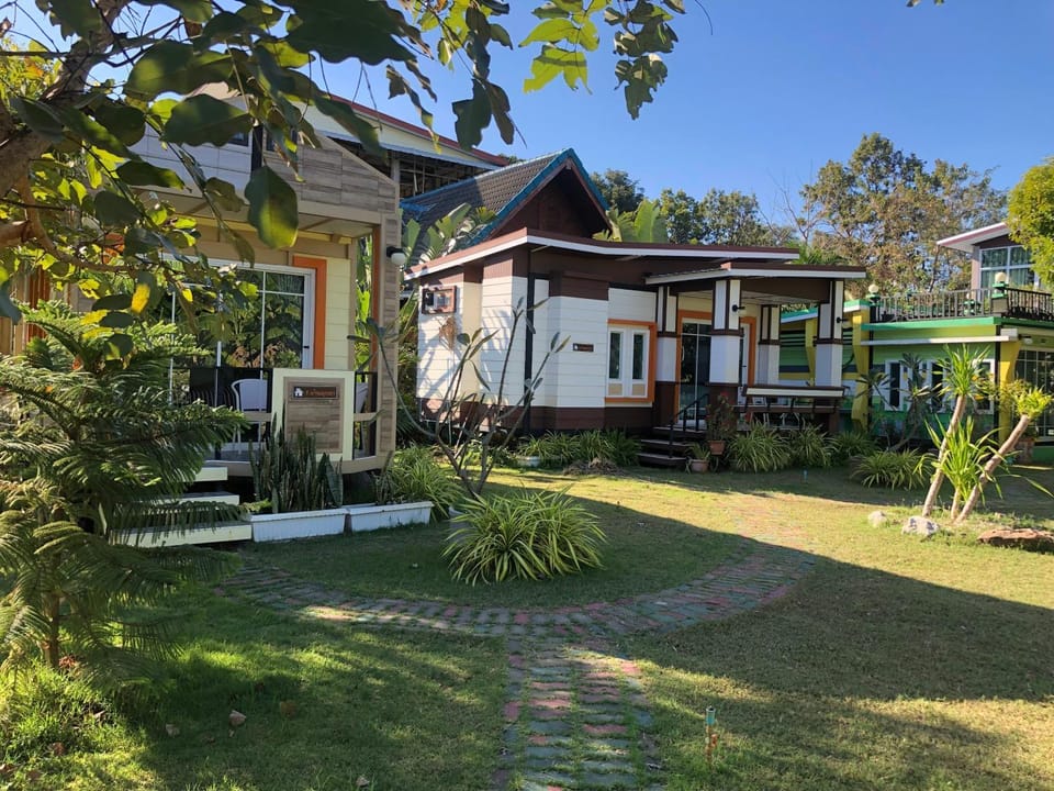 มุกดาสวรรค์ รีสอร์ท - Mukda Sawan Resort House in Laos