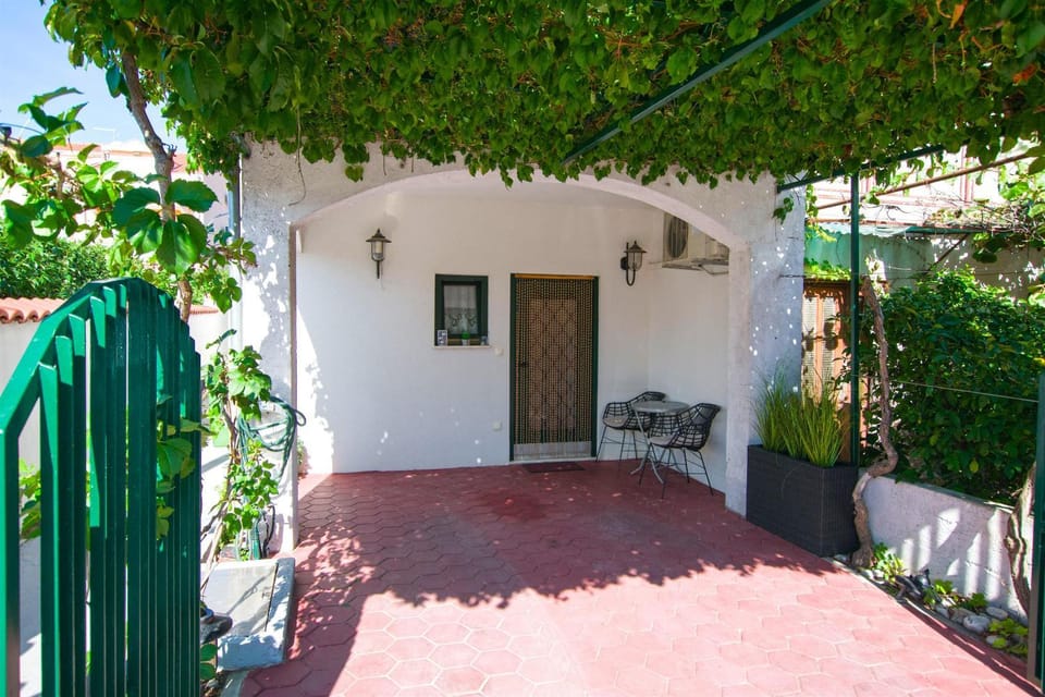 Property building, Balcony/Terrace