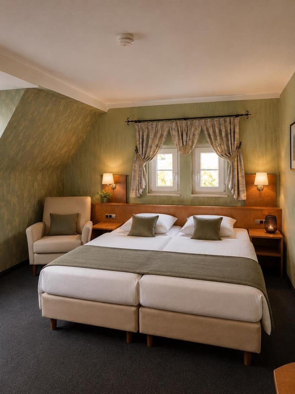 Bed, Photo of the whole room, Bedroom