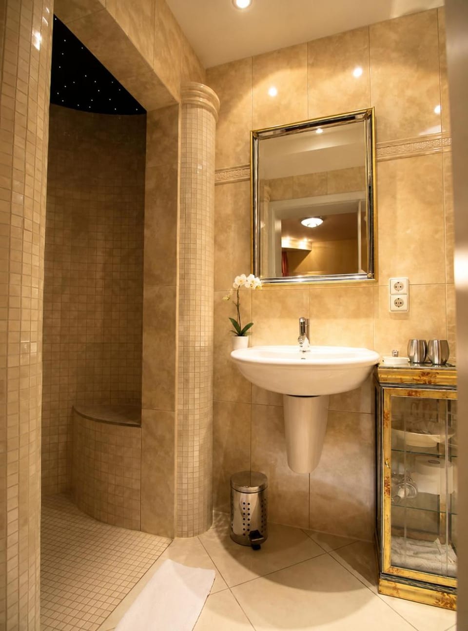 Shower, Toilet, Bathroom, towels, towels