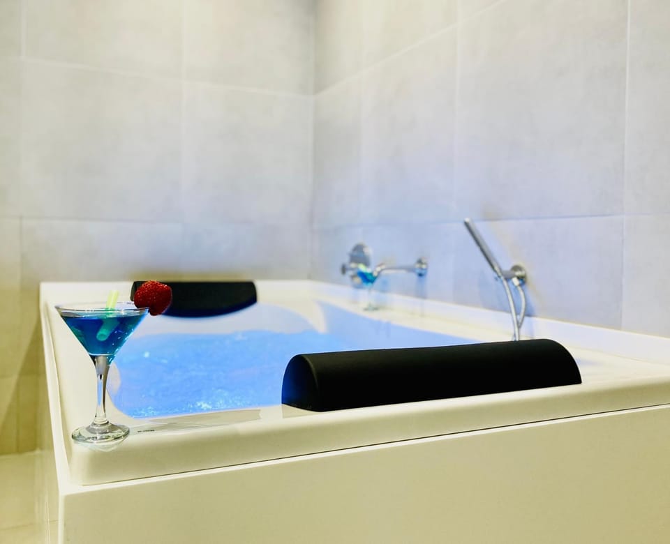 Bathroom, Spa and wellness centre/facilities