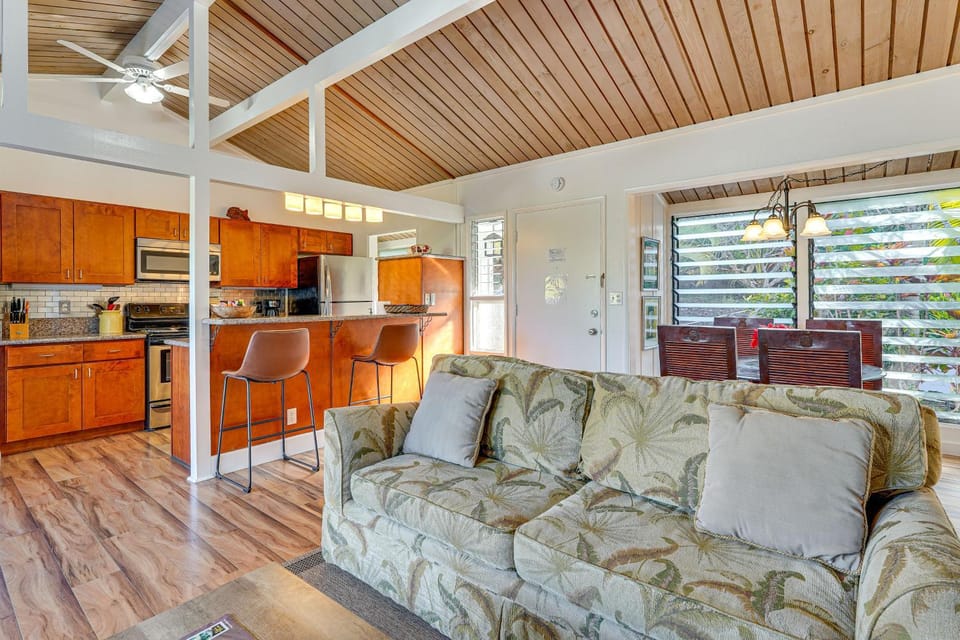 1 Mi to Beach: Kailua-Kona Condo w/ Pool Access! House in South Kona