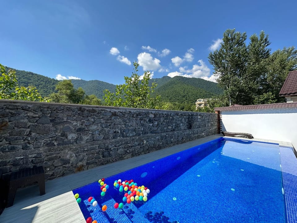 Day, Mountain view, Pool view, Swimming pool