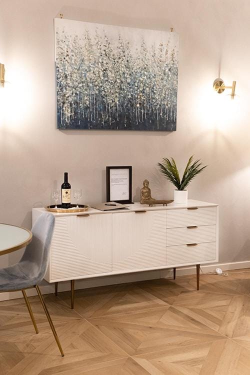 Lounge or bar, Decorative detail, Decorative detail, Drinks, Alcoholic drinks