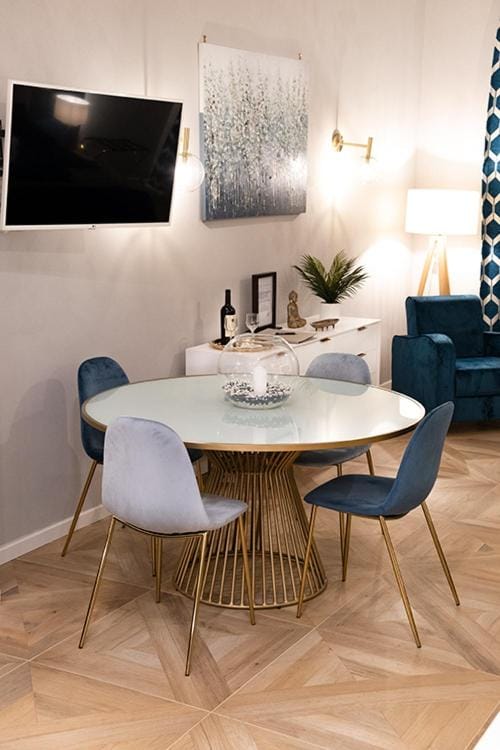 TV and multimedia, Living room, Seating area, Dining area