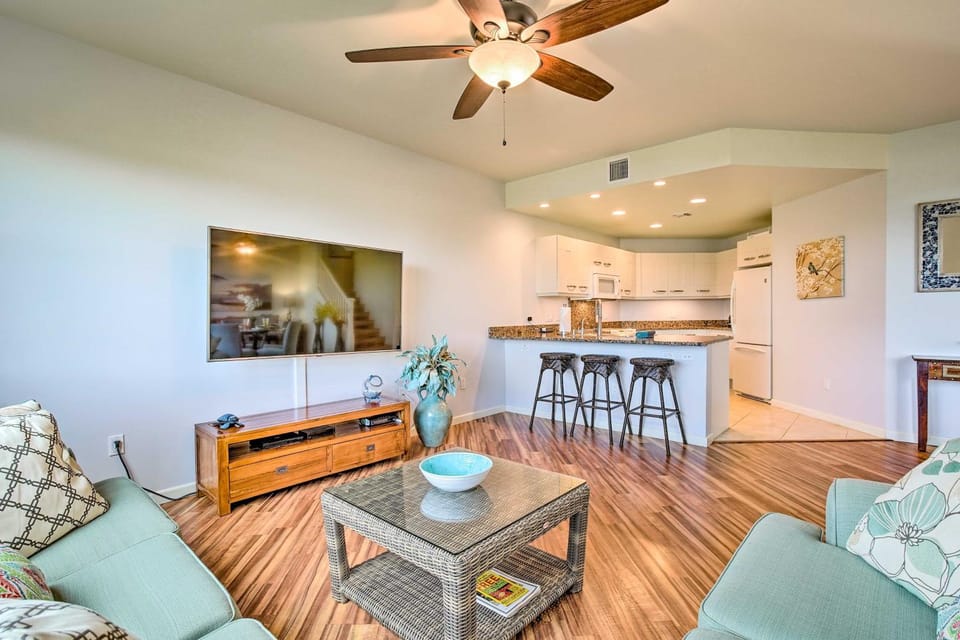 Lanai & Resort-Style Perks! Kona Townhome House in Big Island