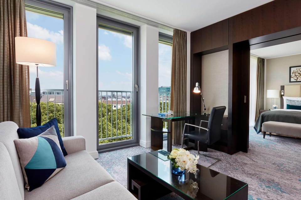 Bed, View (from property/room), Photo of the whole room, Seating area