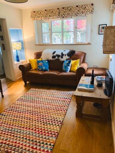 Vinegar Hill Pottery Bed and Breakfast in Milford on Sea