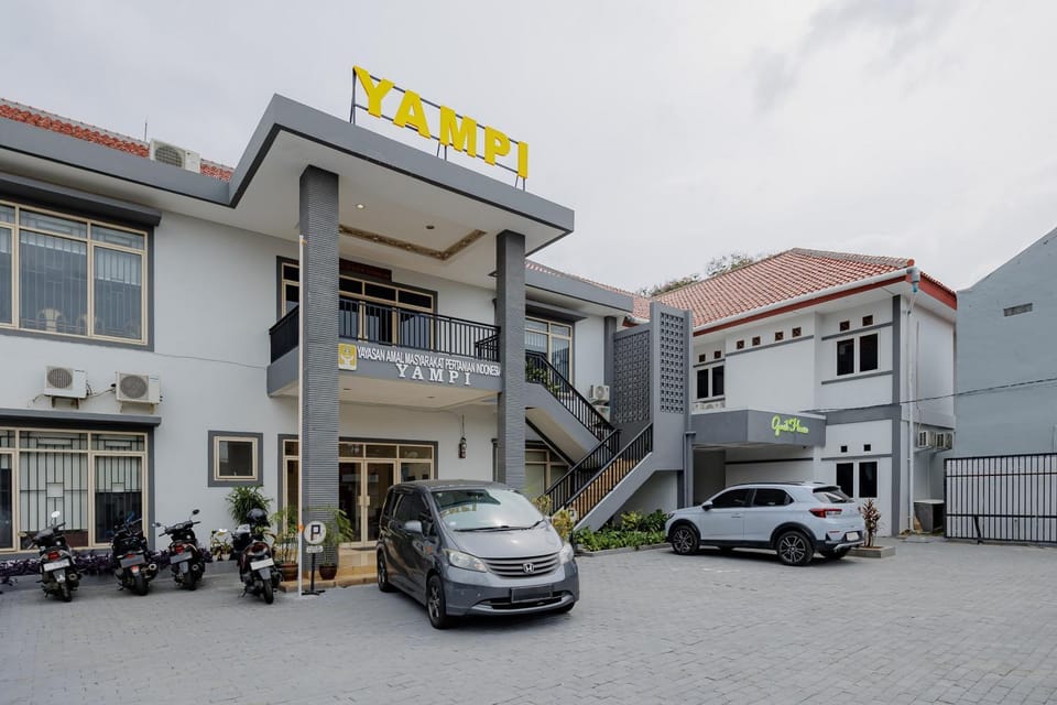 Facade/entrance