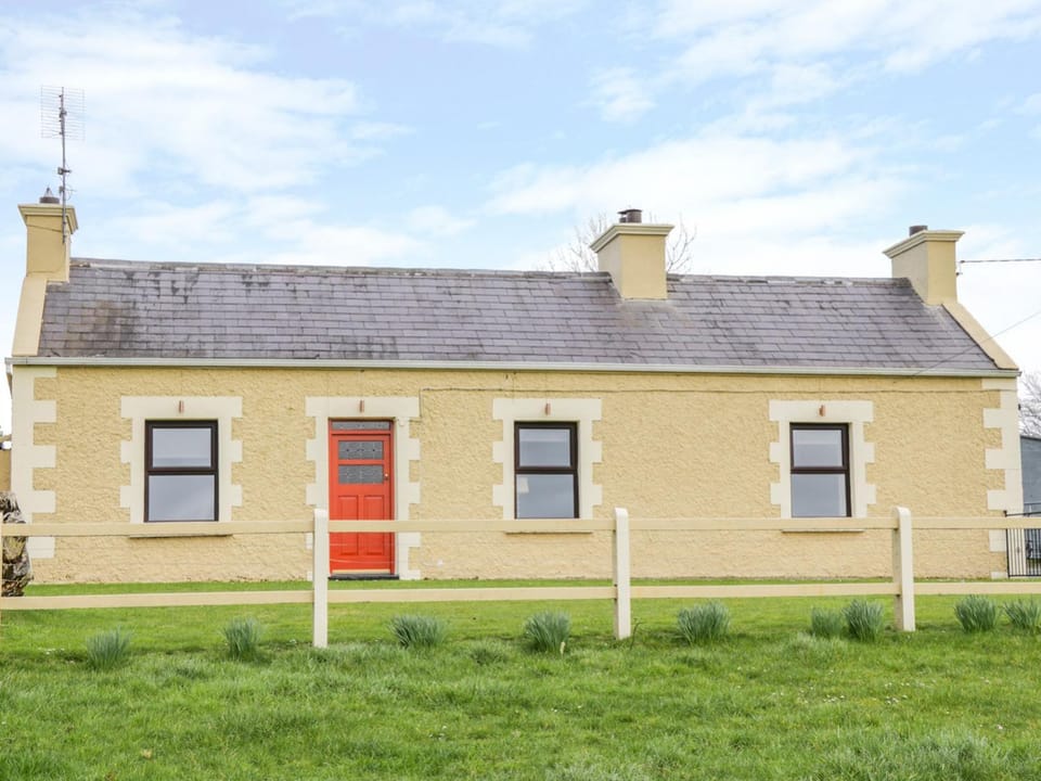 Glor Cottage House in County Mayo