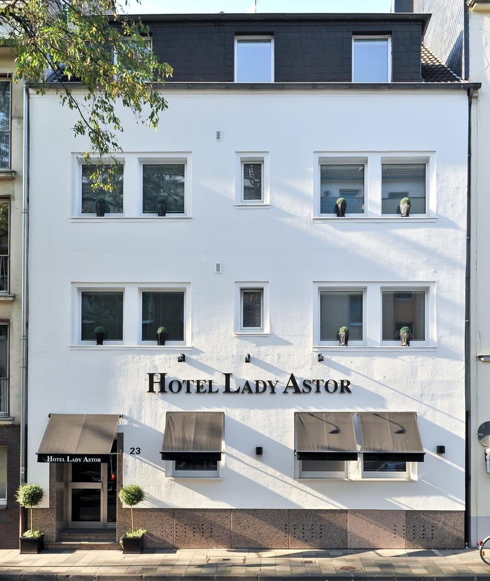 Property building, Facade/entrance