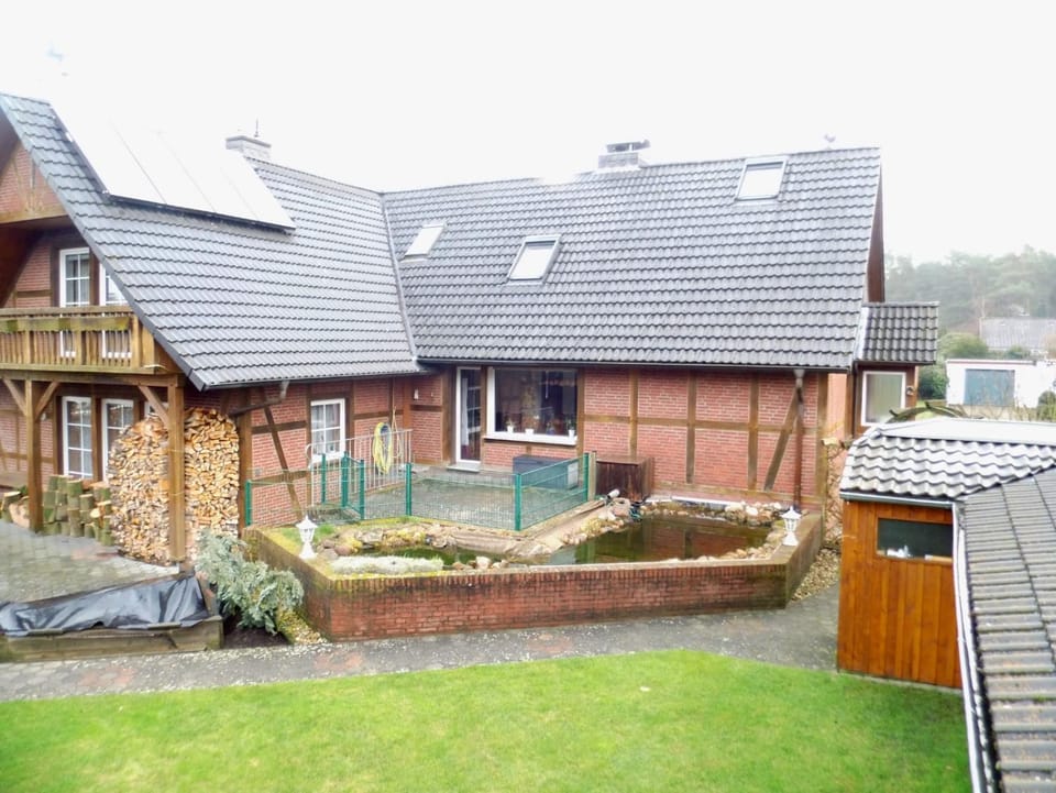 Property building, Garden, Balcony/Terrace