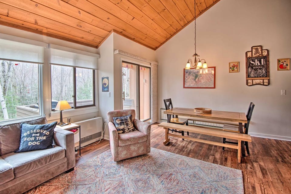 Lincoln Condo w/ Amenities + Shuttle to Loon! House in Lincoln