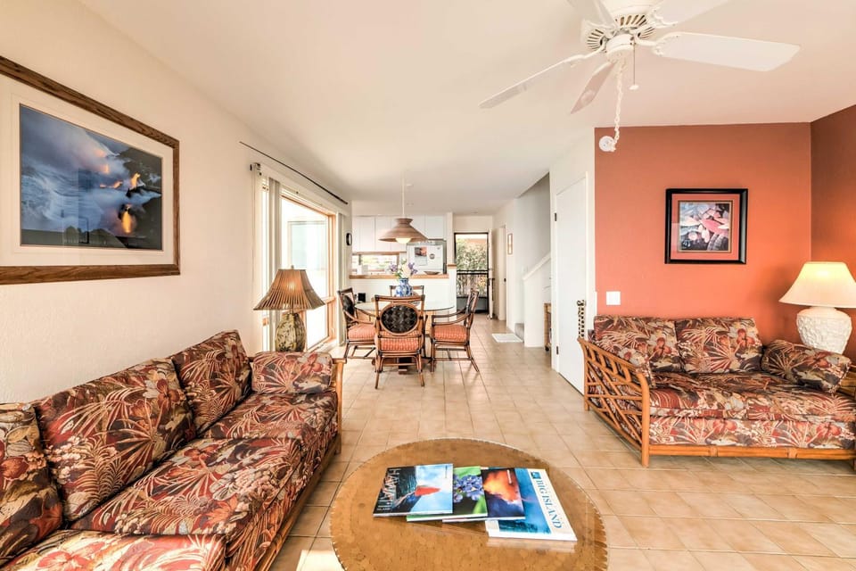 Oceanfront Kailua-Kona Townhome w/ Pool & Views! House in Holualoa