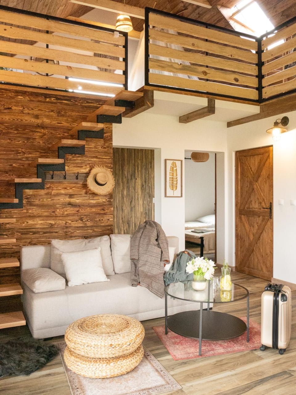 Kitchen or kitchenette, Living room, Seating area