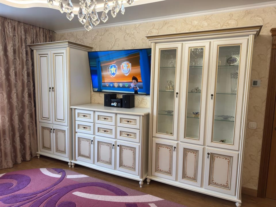 2к люкс в класичному стилі Netflix Apartment in Ukraine