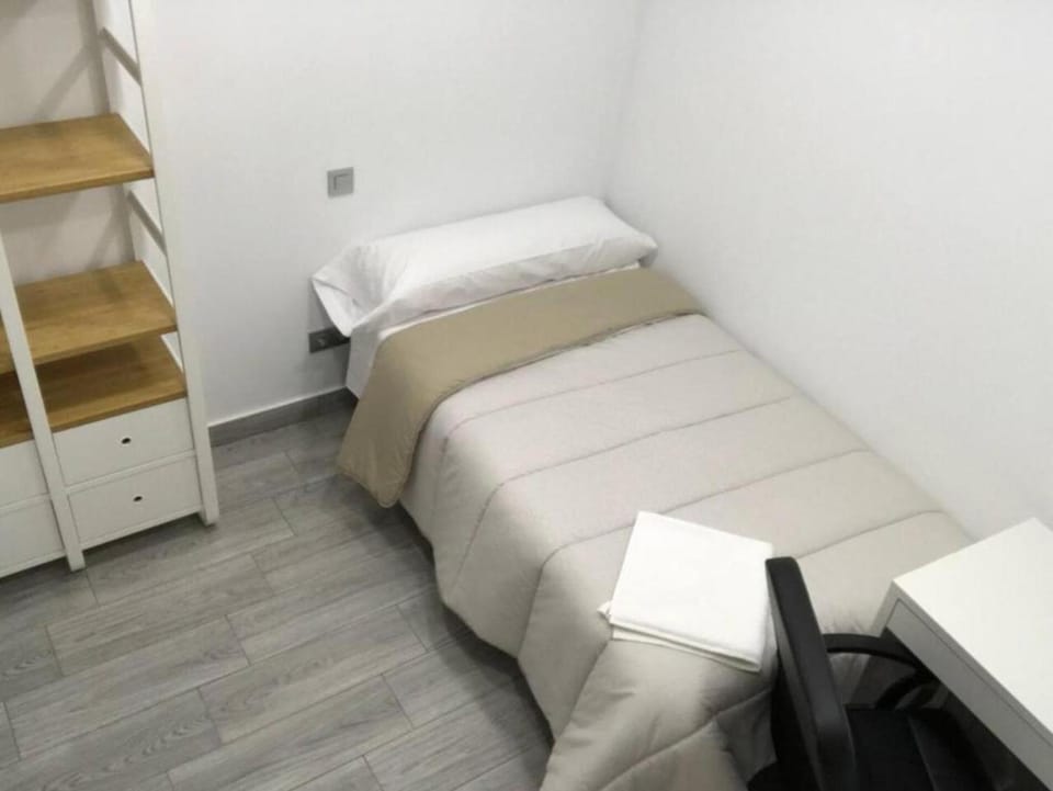 Bed, Photo of the whole room, Bedroom, wardrobe