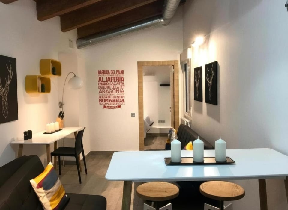 TV and multimedia, Seating area, Dining area