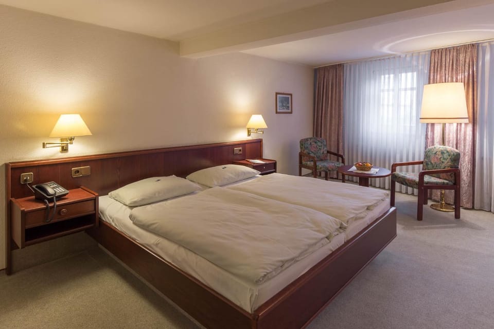 Bed, Photo of the whole room, hair dresser
