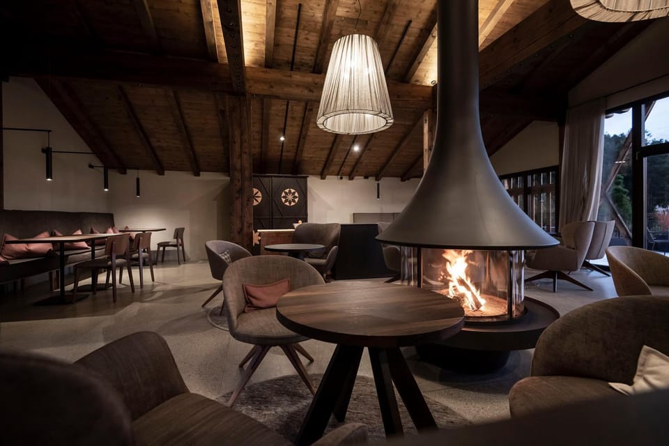Communal lounge/ TV room, Lobby or reception, Lounge or bar