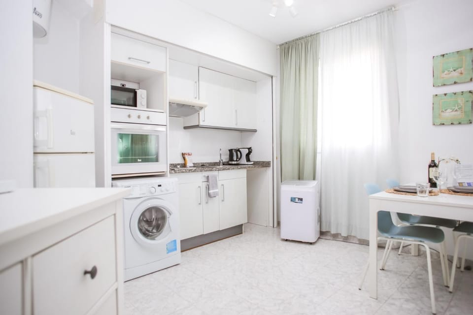 AL01 Estudio 250 m de playa de Fenals, Costa Brava Apartment in Lloret de Mar