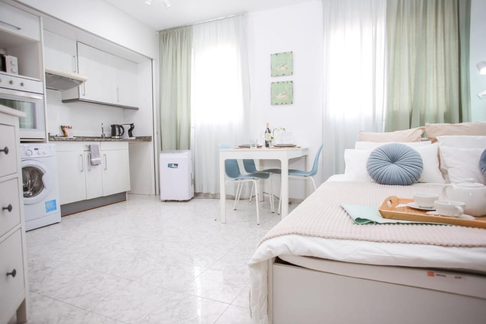 AL01 Estudio 250 m de playa de Fenals, Costa Brava Apartment in Lloret de Mar