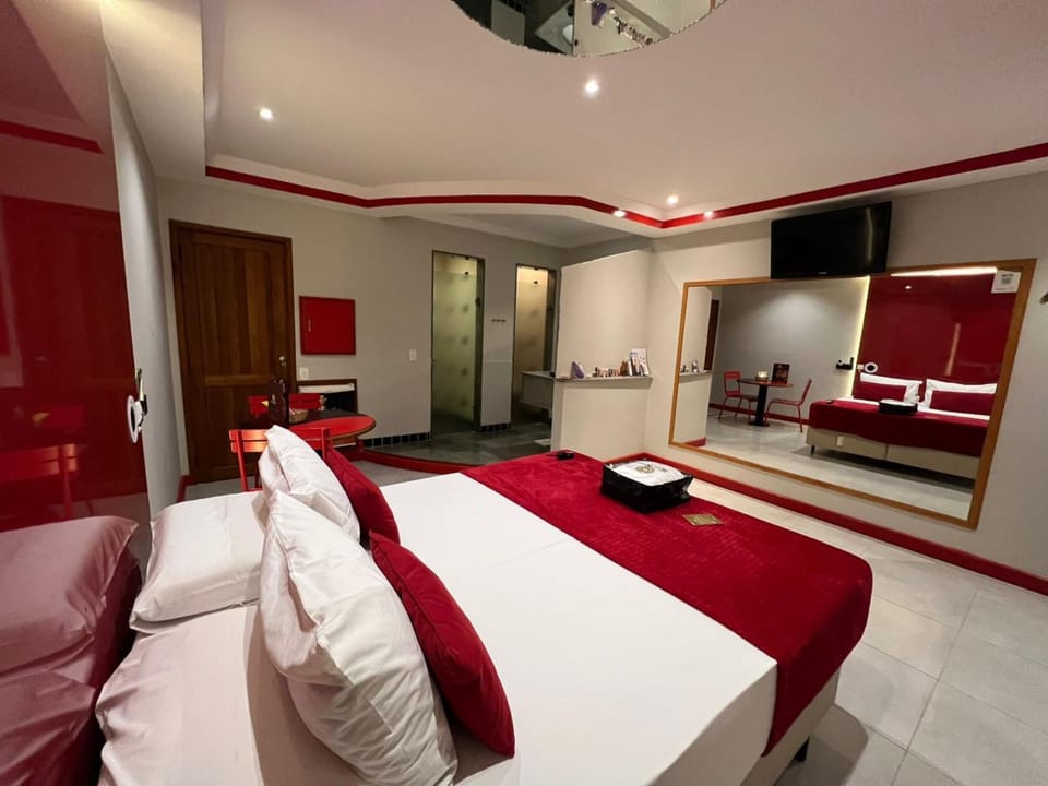 Bed, Bathroom