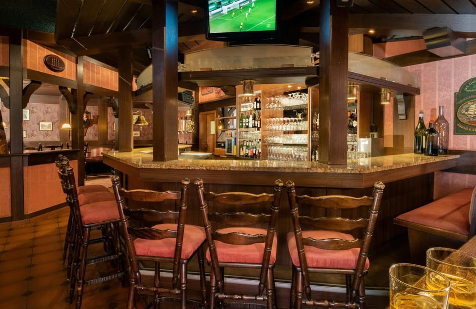 Lounge or bar