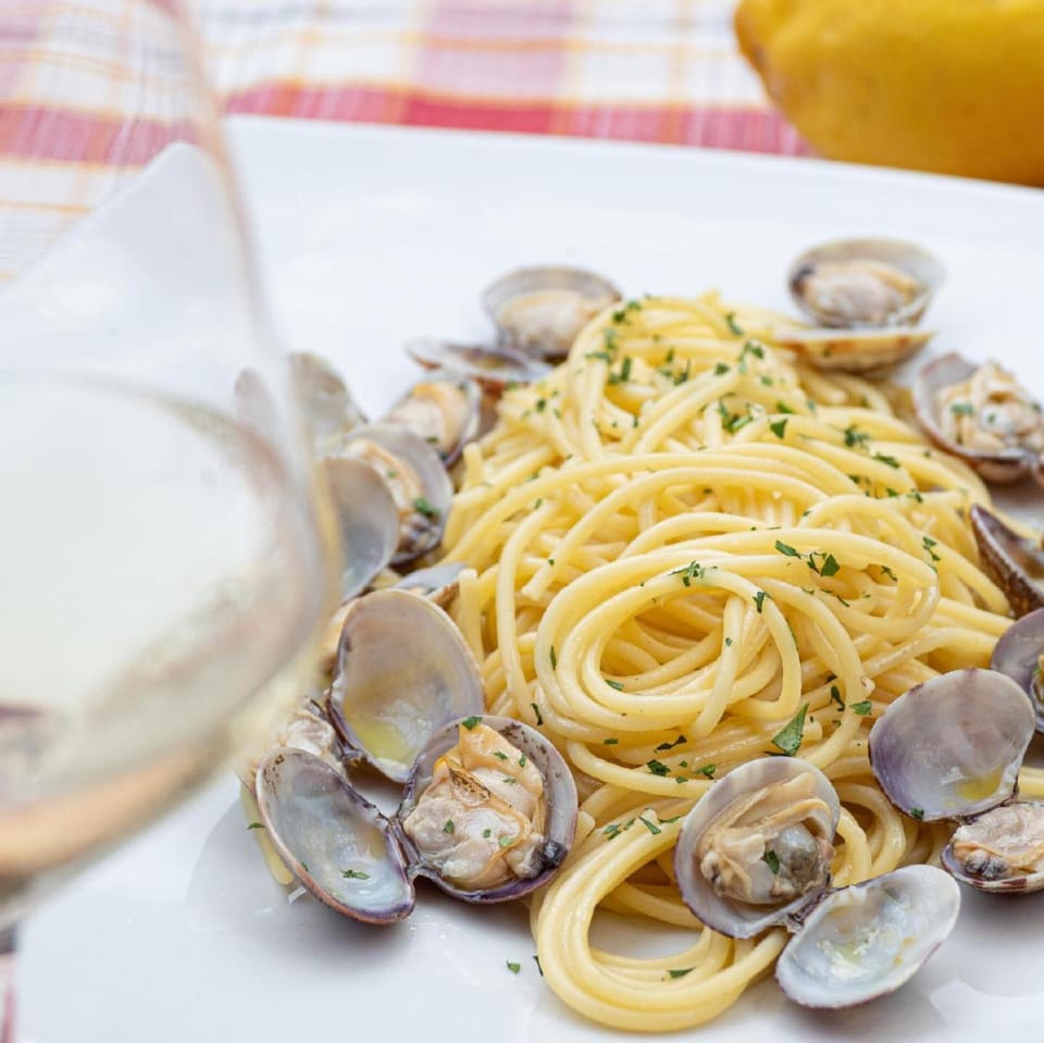 Restaurant/places to eat, Food and drinks, Food