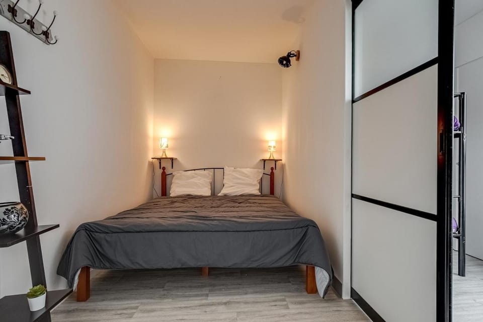 Bed, Bedroom