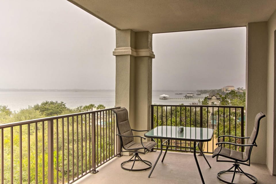 Ornate Resort Condo w/ Balcony, Pool, Water Views! House in Perdido Key