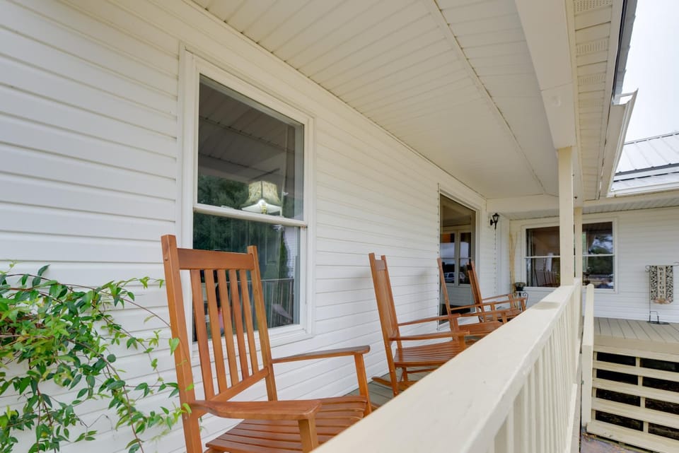 Sweet Southern Pines Abode w/ Yard & Covered Porch House in Southern Pines