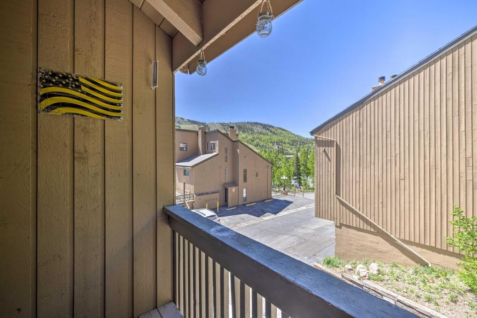 Brian Head Condo w/ Deck & View - Walk to Ski Lift House in Brian Head