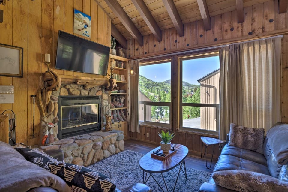 Brian Head Condo w/ Deck & View - Walk to Ski Lift House in Brian Head