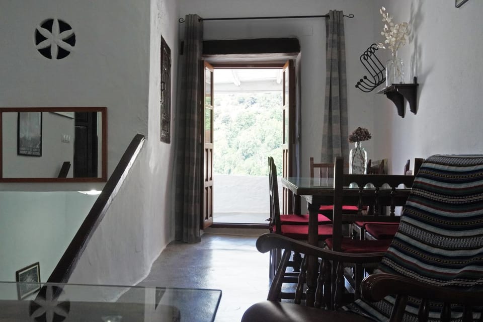 Lounge or bar, Dining area