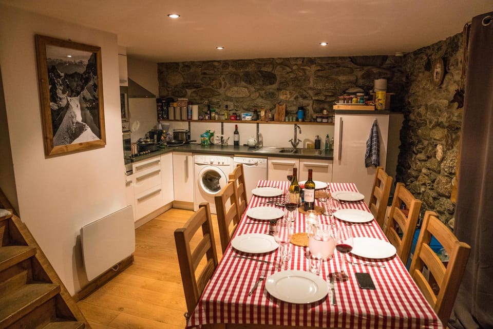 Dining area, kitchen