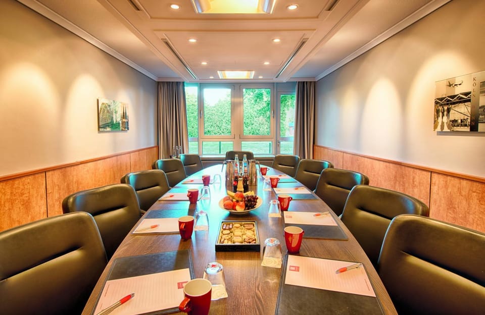 Meeting/conference room