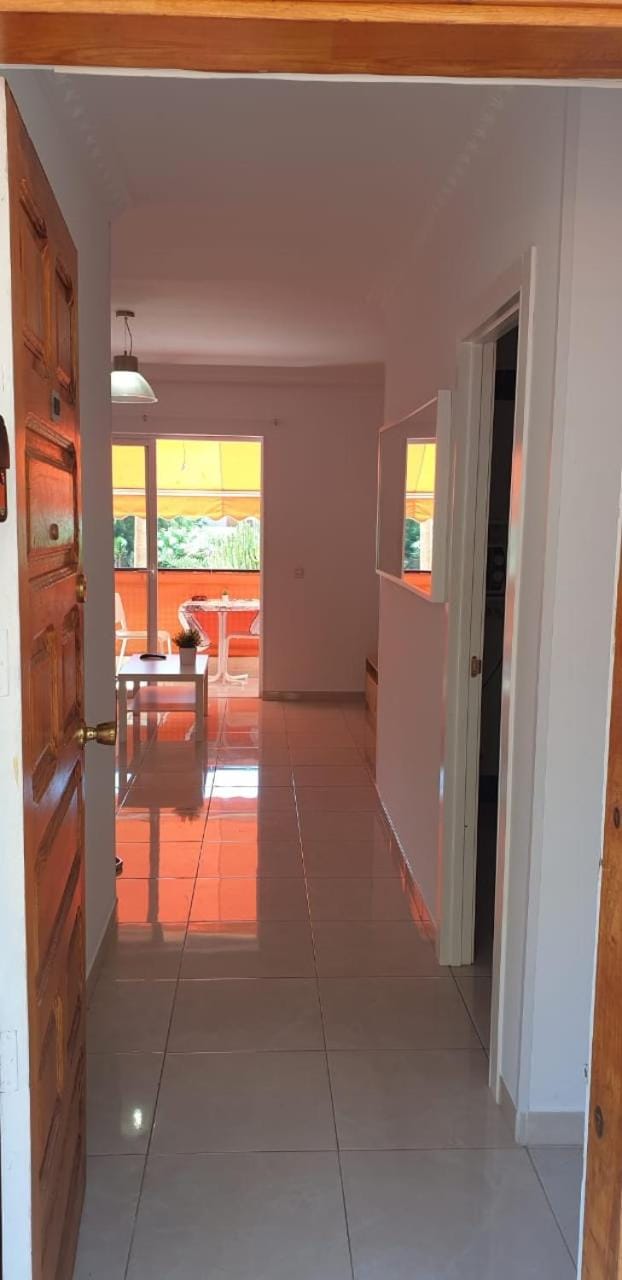 Cris Sol 117 WiFi Pool Apartment in Los Cristianos