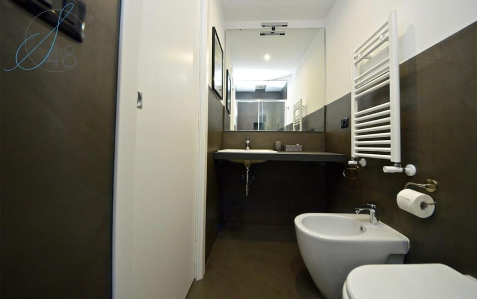 Suite Quarantotto Apartment in Naples